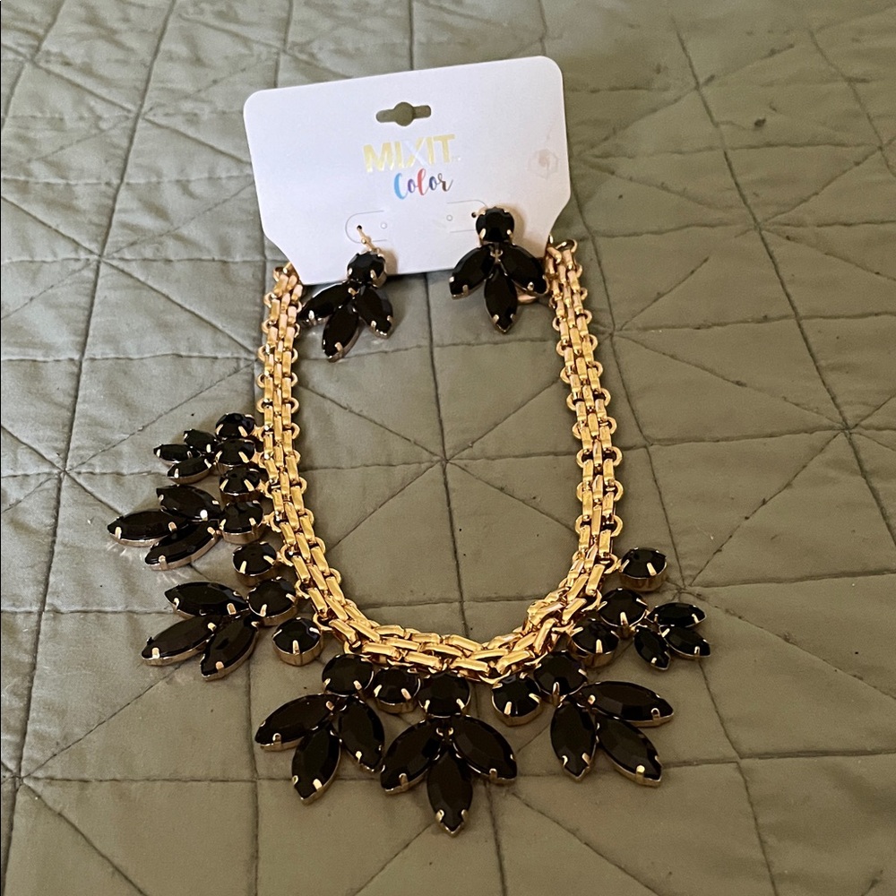 Mixit Black and Gold Necklace Set